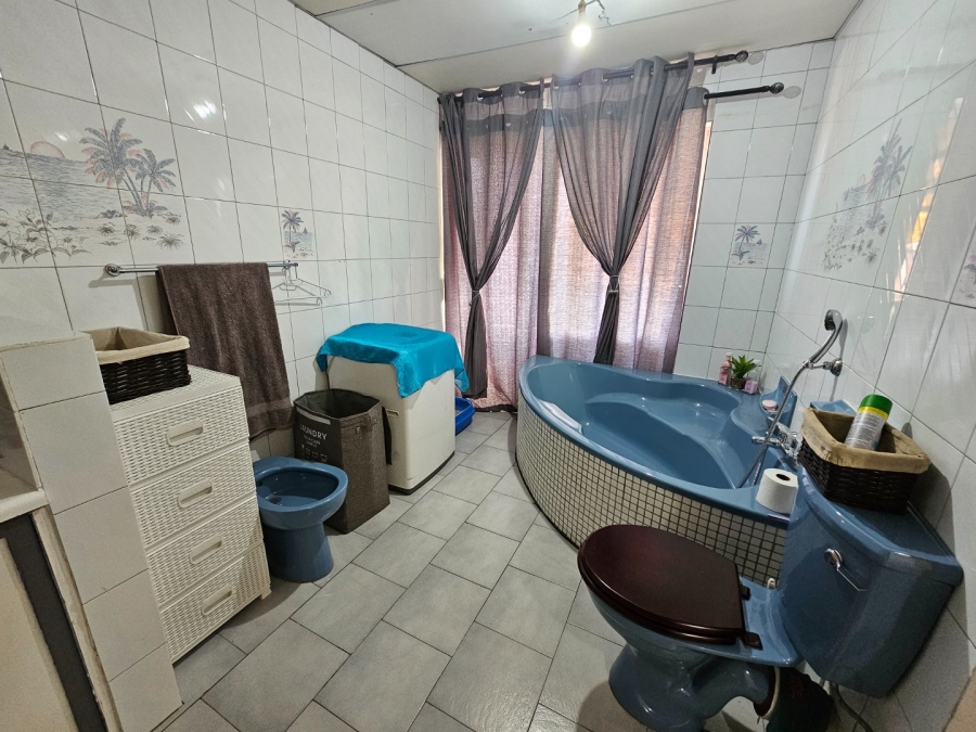To Let 5 Bedroom Property for Rent in La Provance Free State